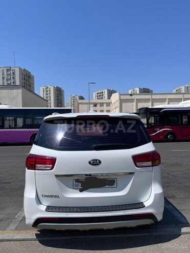 Kia Carnival 2016, 218,000 km - 2.2 l - Bakı