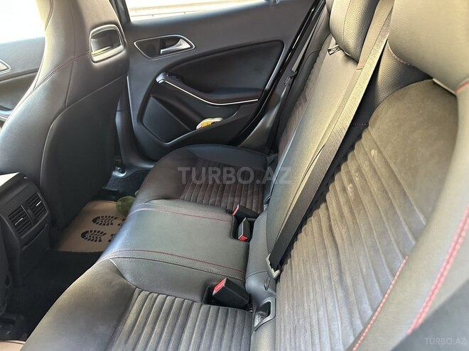 Mercedes GLA 250 4MATIC 2015, 67,700 km - 2.0 л - Bakı