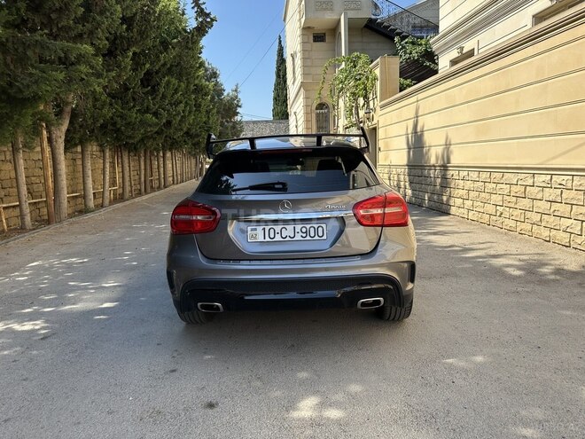Mercedes GLA 250 4MATIC 2015, 67,700 km - 2.0 л - Bakı