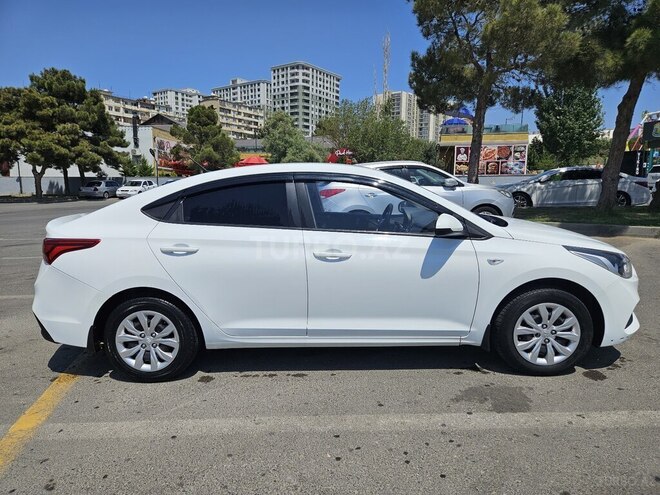 Hyundai Accent 2017, 200,000 km - 1.4 l - Bakı