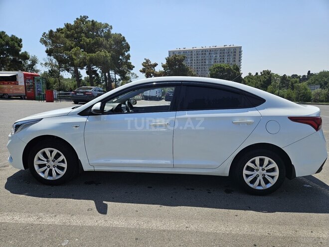 Hyundai Accent 2017, 200,000 km - 1.4 l - Bakı