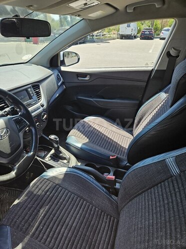 Hyundai Accent 2017, 200,000 km - 1.4 l - Bakı