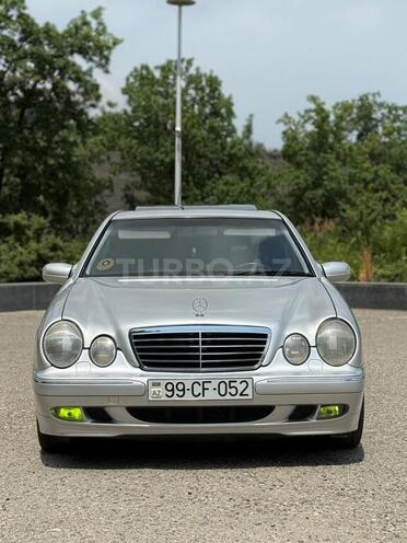 Mercedes E 320 2000, 325,000 km - 3.2 l - Quba
