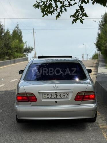 Mercedes E 320 2000, 325,000 km - 3.2 l - Quba