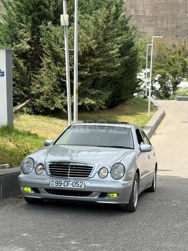 Mercedes E 320 2000, 325,000 km - 3.2 l - Quba