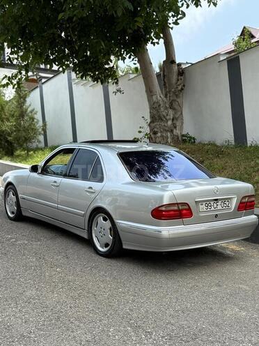 Mercedes E 320 2000, 325,000 km - 3.2 l - Quba