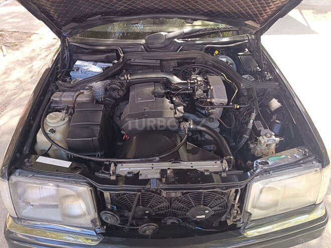 Mercedes E 220 1994, 455,500 km - 2.2 l - Sumqayıt