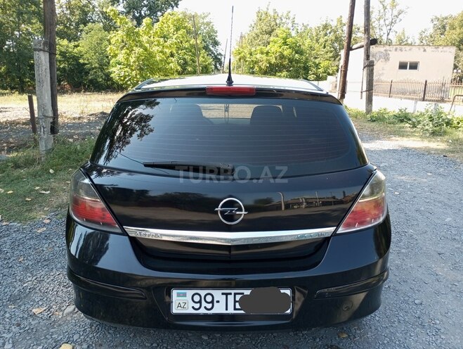 Opel Astra 2009, 223,000 km - 1.4 l - Qax