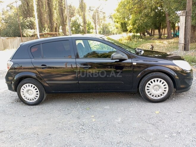 Opel Astra 2009, 223,000 km - 1.4 l - Qax