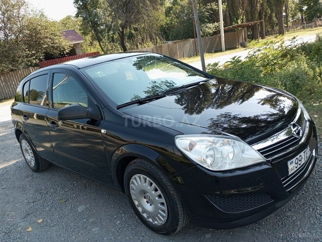 Opel Astra 2009, 223,000 km - 1.4 l - Qax
