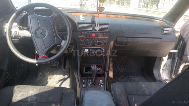 Mercedes E 230 1998, 300,000 km - 2.3 л - Kürdəmir