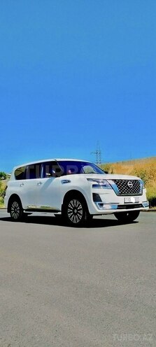 Nissan Patrol 2012, 170,000 km - 5.6 l - Bakı