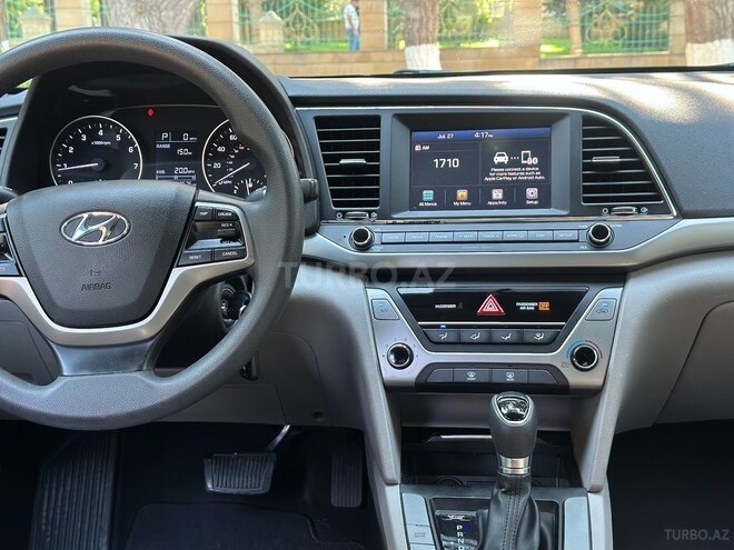 Hyundai Elantra 2018, 95,000 km - 2.0 l - Bakı