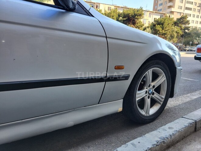 BMW 528 1999, 527,800 km - 2.8 l - Bakı