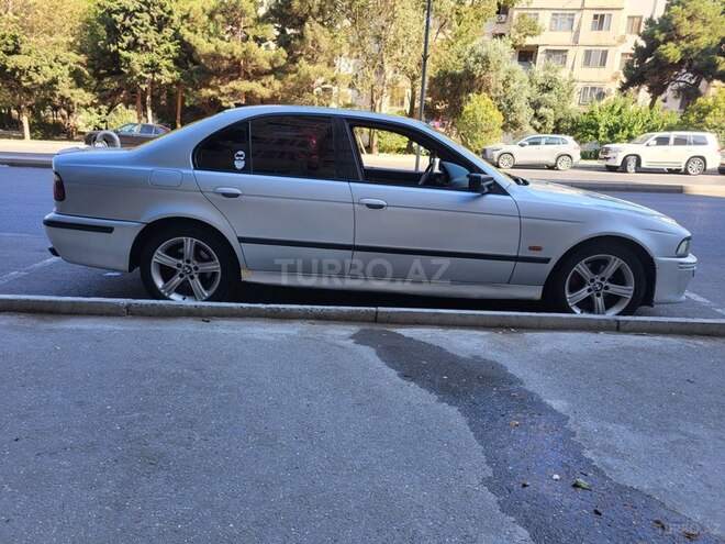BMW 528 1999, 527,800 km - 2.8 l - Bakı