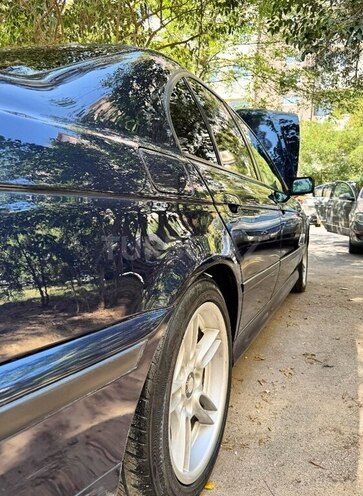 BMW 528 2000, 229,000 km - 2.8 л - Bakı