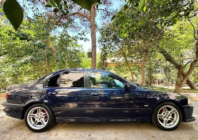 BMW 528 2000, 229,000 km - 2.8 л - Bakı