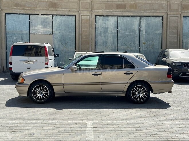 Mercedes C 230 1999, 286,000 km - 2.3 l - Bakı