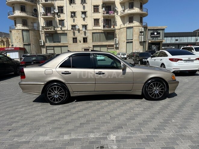 Mercedes C 230 1999, 286,000 km - 2.3 l - Bakı
