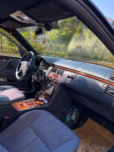 Mercedes E 220 d 2000, 330,700 km - 2.2 l - Bakı