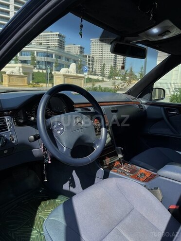 Mercedes E 220 d 2000, 330,700 km - 2.2 l - Bakı