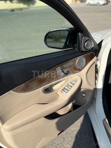 Mercedes C 300 2015, 190,000 km - 2.0 л - Bakı