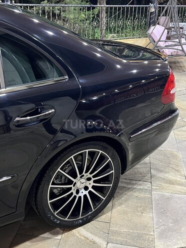 Mercedes E 320 2003, 319,000 km - 3.2 l - Bakı