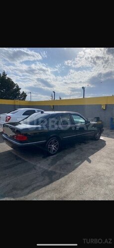 Mercedes E 230 1995, 456,000 km - 2.3 l - Bakı