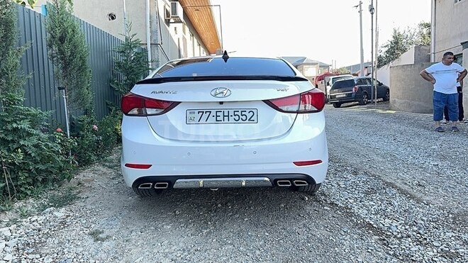 Hyundai Avante 2015, 250,000 km - 1.6 л - Bakı