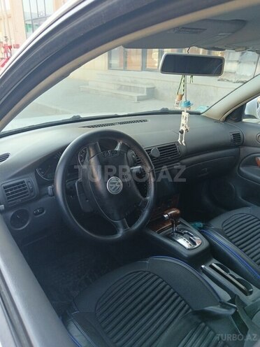 Volkswagen Passat 2004, 218,000 km - 1.8 l - Bakı