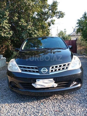Nissan Tiida-1