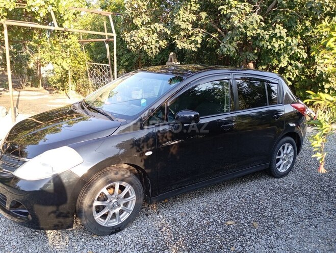 Nissan Tiida-4