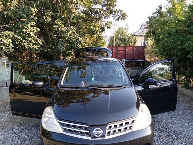 Nissan Tiida-9