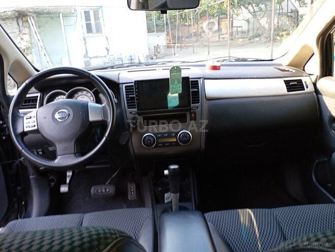 Nissan Tiida-8