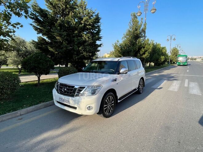 Nissan Patrol 2013, 179,000 km - 5.6 l - Bakı