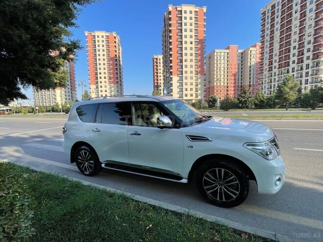 Nissan Patrol 2013, 179,000 km - 5.6 l - Bakı