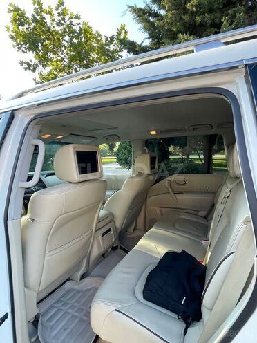 Nissan Patrol 2013, 179,000 km - 5.6 l - Bakı