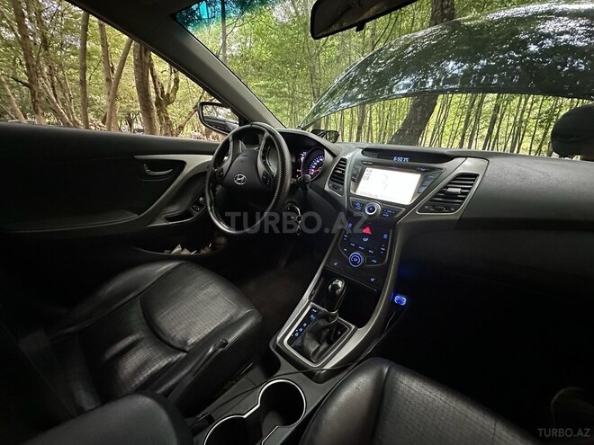 Hyundai Avante 2015, 196,500 km - 1.6 л - İsmayıllı