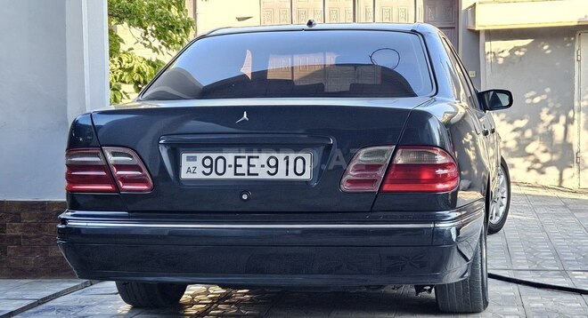 Mercedes E 320 2001, 370,500 km - 3.2 l - Bakı