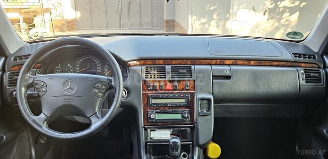 Mercedes E 320 2001, 370,500 km - 3.2 l - Bakı