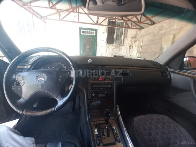 Mercedes E 270 2001, 472,424 km - 2.7 l - Bakı