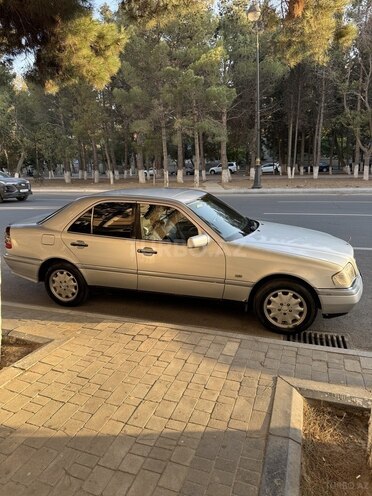 Mercedes C 220 1995, 250,000 km - 2.2 l - Sumqayıt