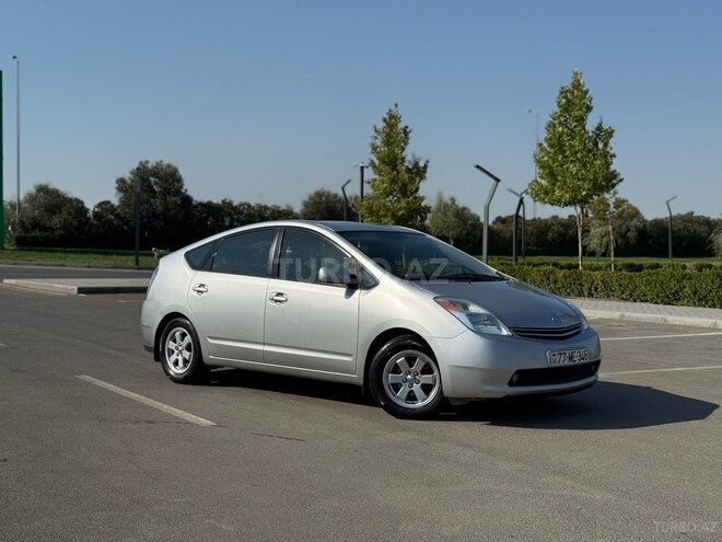 Toyota Prius 2005, 334,744 km - 1.5 л - Salyan