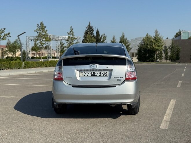 Toyota Prius 2005, 334,744 km - 1.5 л - Salyan