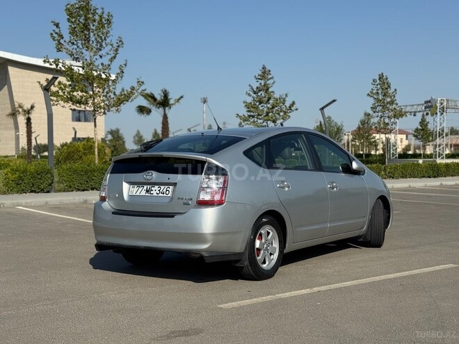 Toyota Prius 2005, 334,744 km - 1.5 л - Salyan