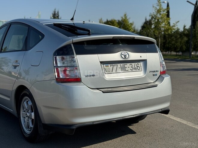 Toyota Prius 2005, 334,744 km - 1.5 л - Salyan