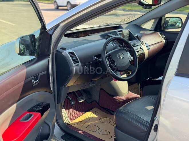 Toyota Prius 2005, 334,744 km - 1.5 л - Salyan