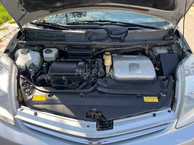 Toyota Prius 2005, 334,744 km - 1.5 л - Salyan