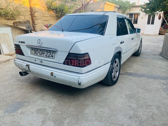 Mercedes E 300 d 1994, 585,336 km - 3.0 l - Bakı