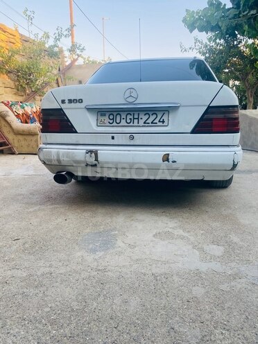 Mercedes E 300 d 1994, 585,336 km - 3.0 l - Bakı